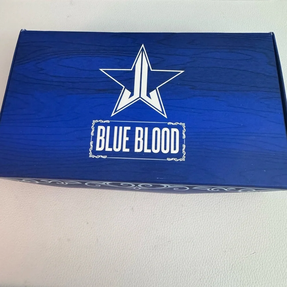 NEW Jeffree Star Blue Blood eye palette